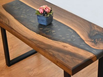 Деревянный стол ручной работы